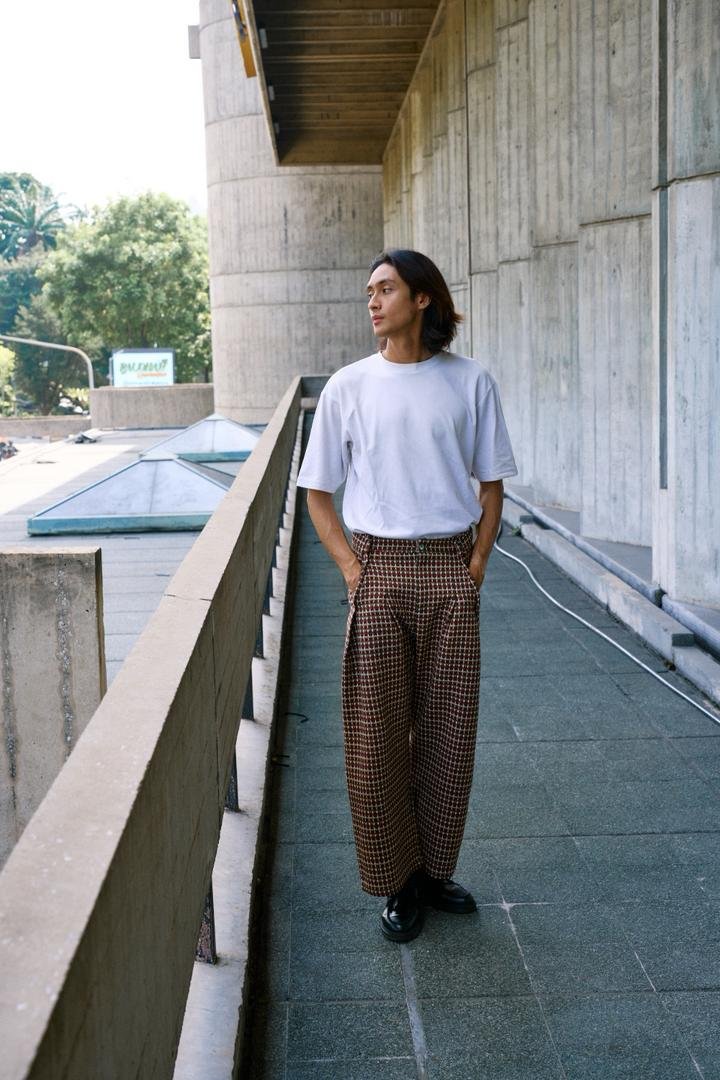 Rimba Curve Pleated Pants